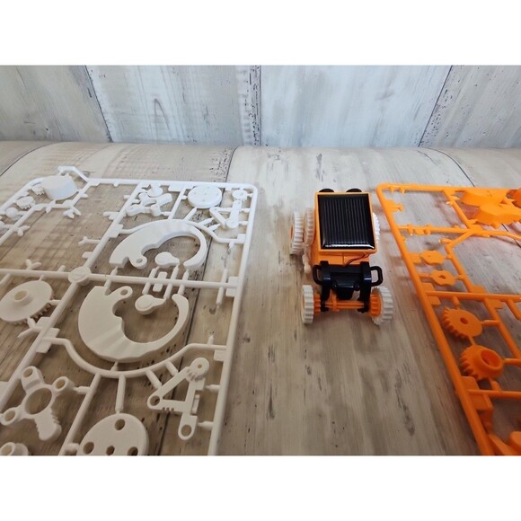 Green Energy 7-in-1 Solar Robot STEM DIY Kit | Buildable Solar Toy for Kids 10+ - Picture 11 of 16